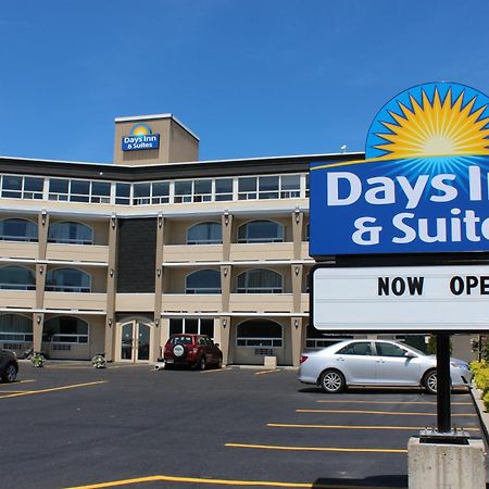 Days Inn & Suites By Wyndham North Bay Downtown Exteriör bild