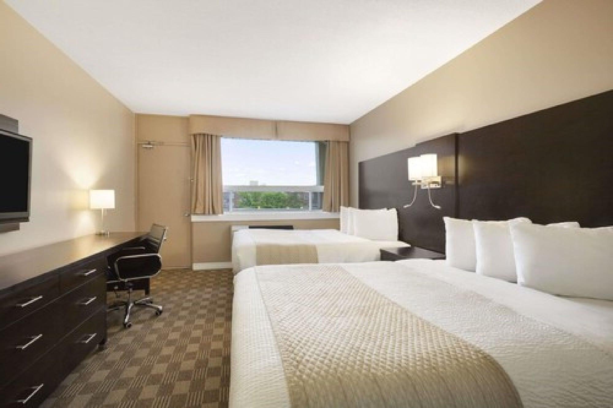 Days Inn & Suites By Wyndham North Bay Downtown Exteriör bild