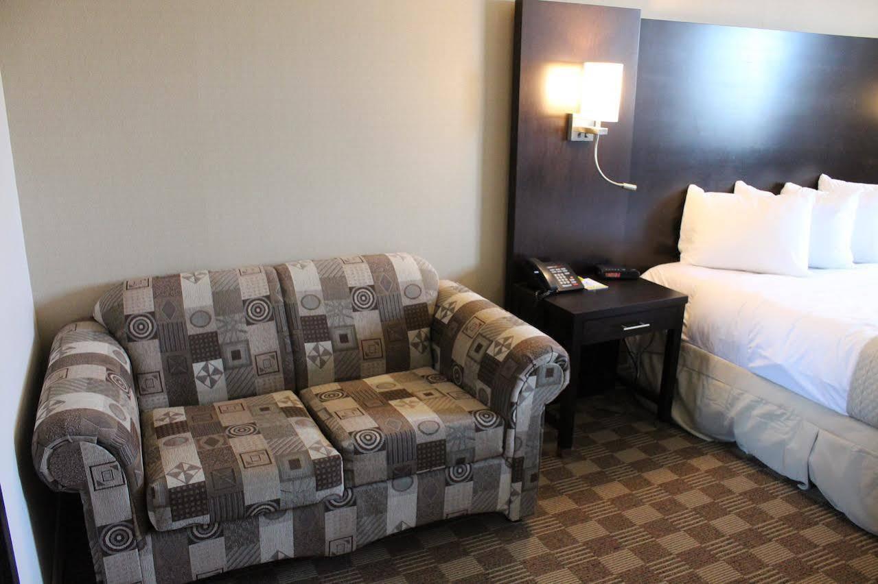 Days Inn & Suites By Wyndham North Bay Downtown Exteriör bild