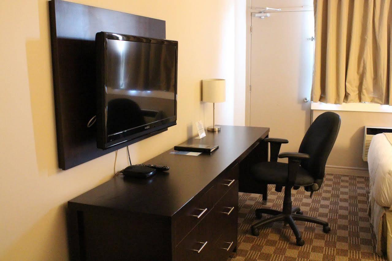 Days Inn & Suites By Wyndham North Bay Downtown Exteriör bild